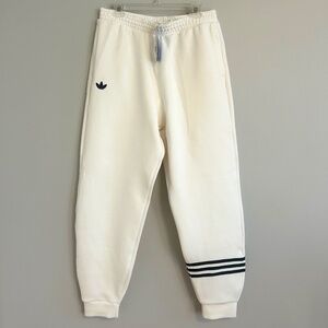 Women's Adidas Neuclassics Sweat Pants Large NWT